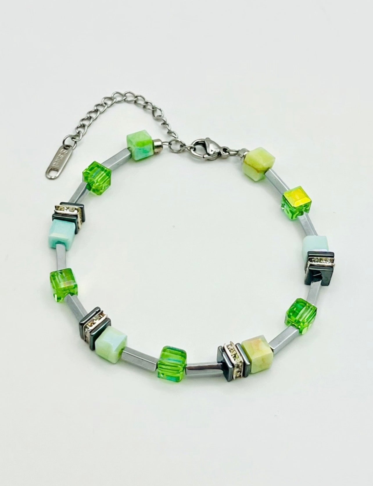 Green Glass Stones Bracelet – Silver Steel