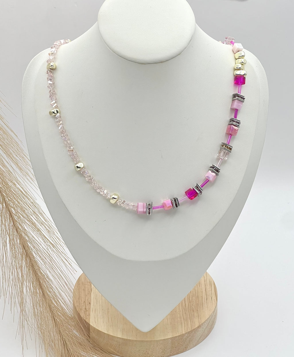 Rose Pink Crystal Glass Necklace Made with Natural Stones and a Silver-Plated Clasp – Women’s Jewellery