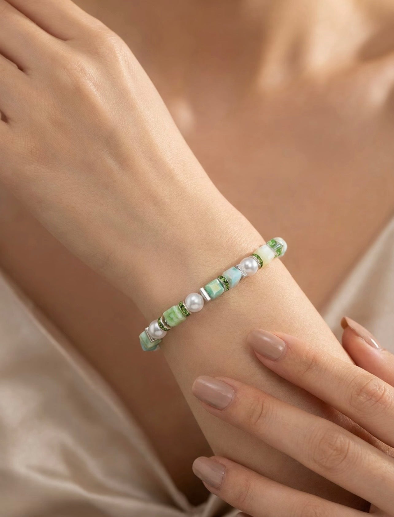 Green & White Natural Stone Bracelet – Silver Plated Clasp