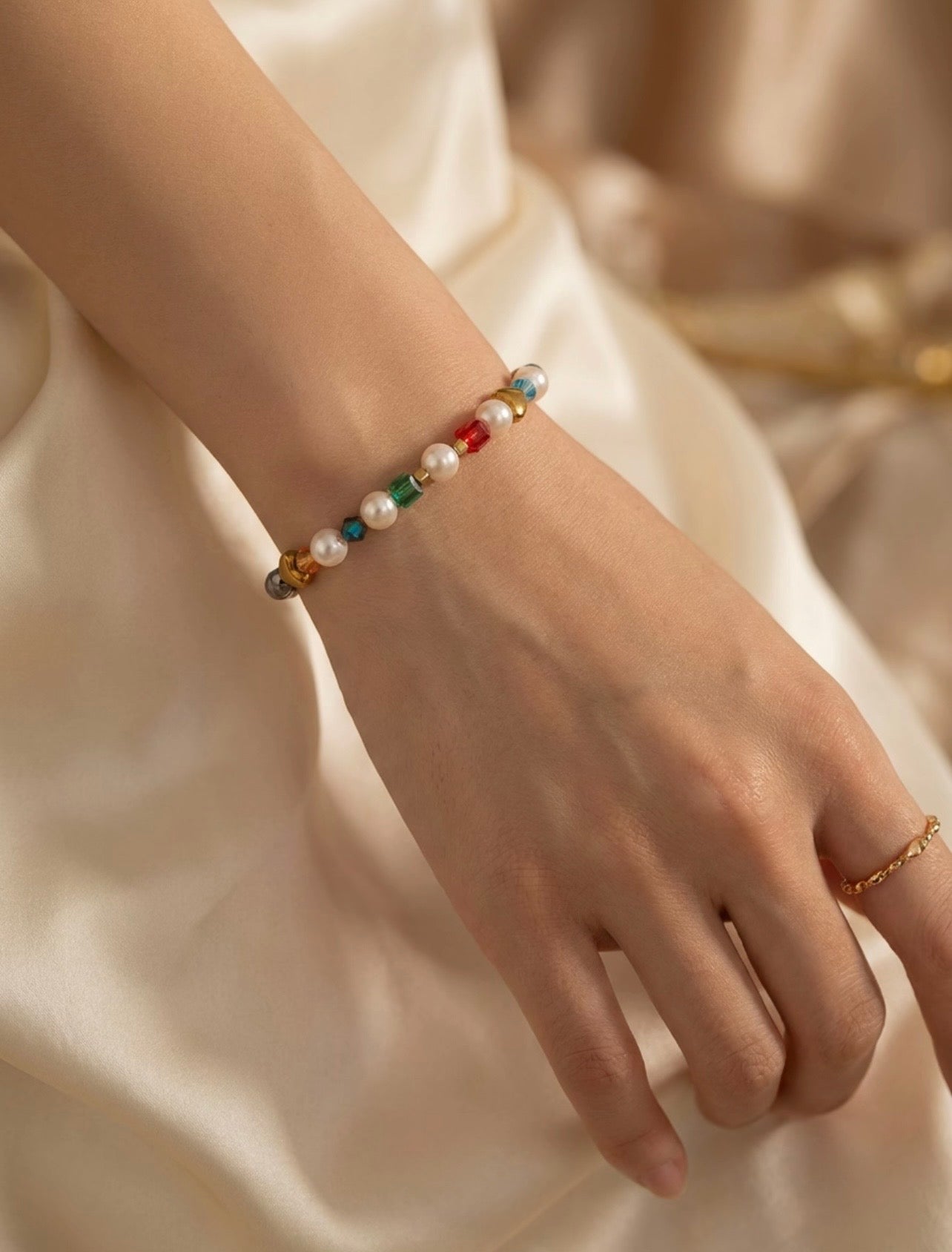 Multicolour & Grey Gold Heart Bracelet – Gold Stainless Steel